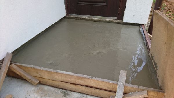 Entryway Concrete Repair in Naperville